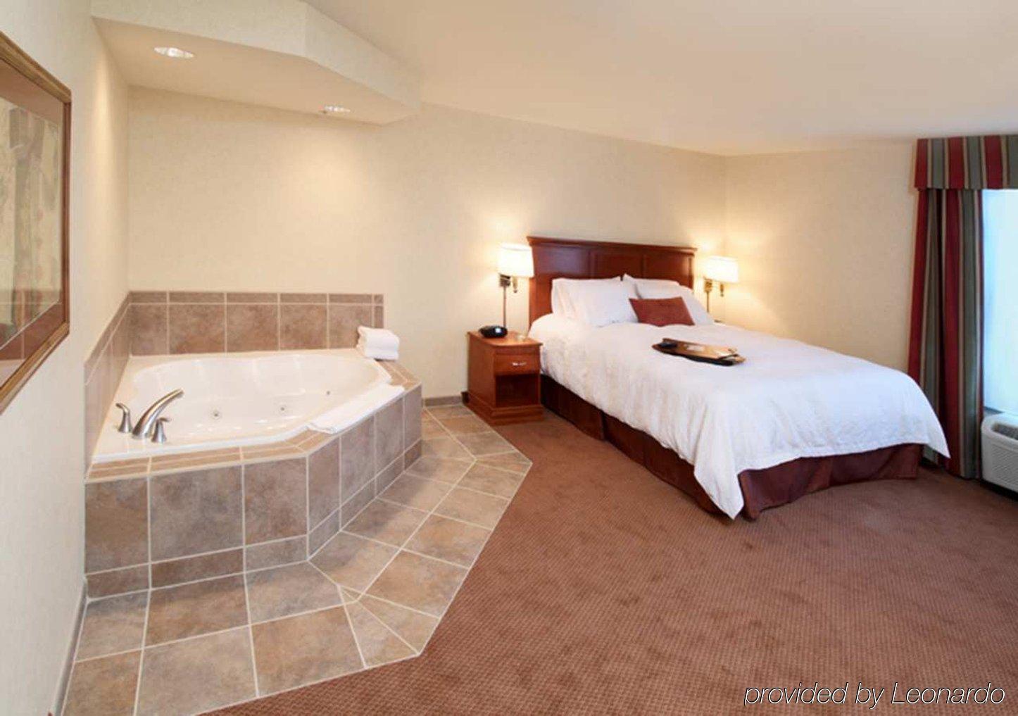 Hampton Inn Belle Vernon Quarto foto